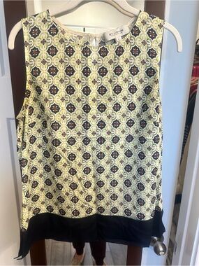 St. John Sleeveless Geometric Print Top in Yellow and Black